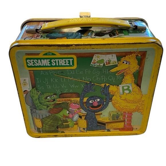 Vintage 1979 Metal Sesame Street Lunchbox ernie bert bigbird - Picture 2 of 16